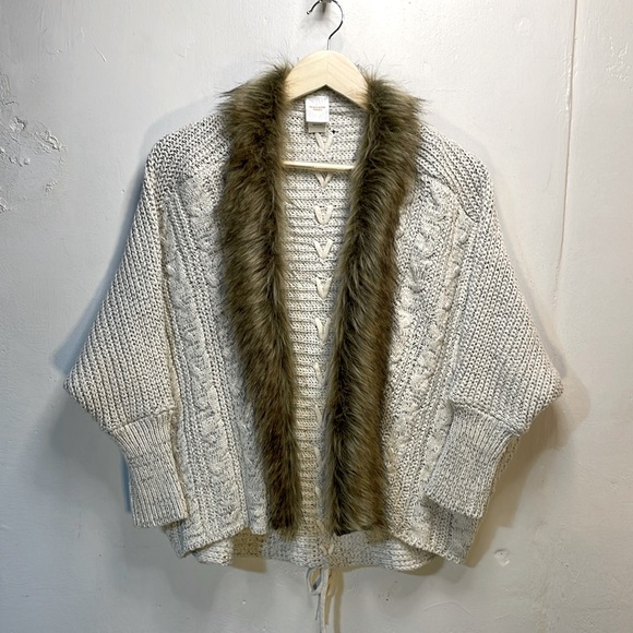 Anthropologie Sweaters - Anthropologie/Northern Angle Raglan Sleeve Fur Accent Sweater  -L- #0045